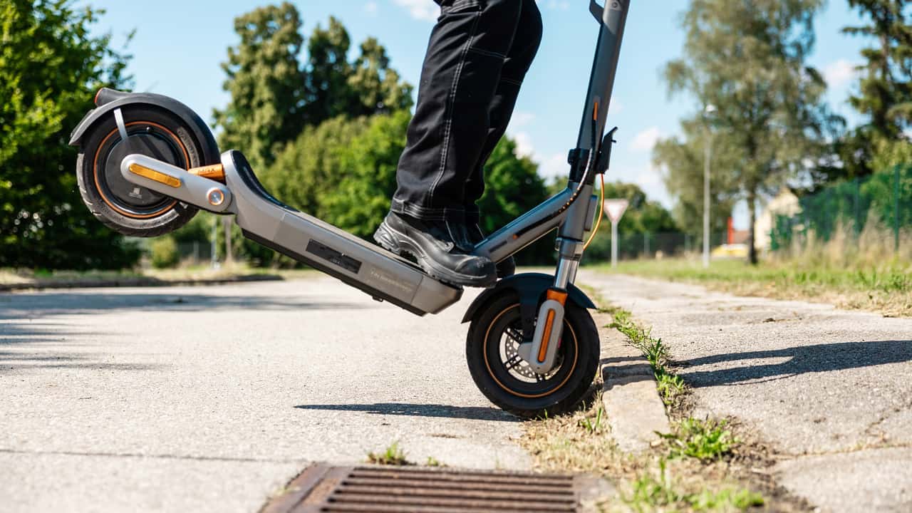 ADAC-Unfallforschung zum Fahren mit E-Scootern