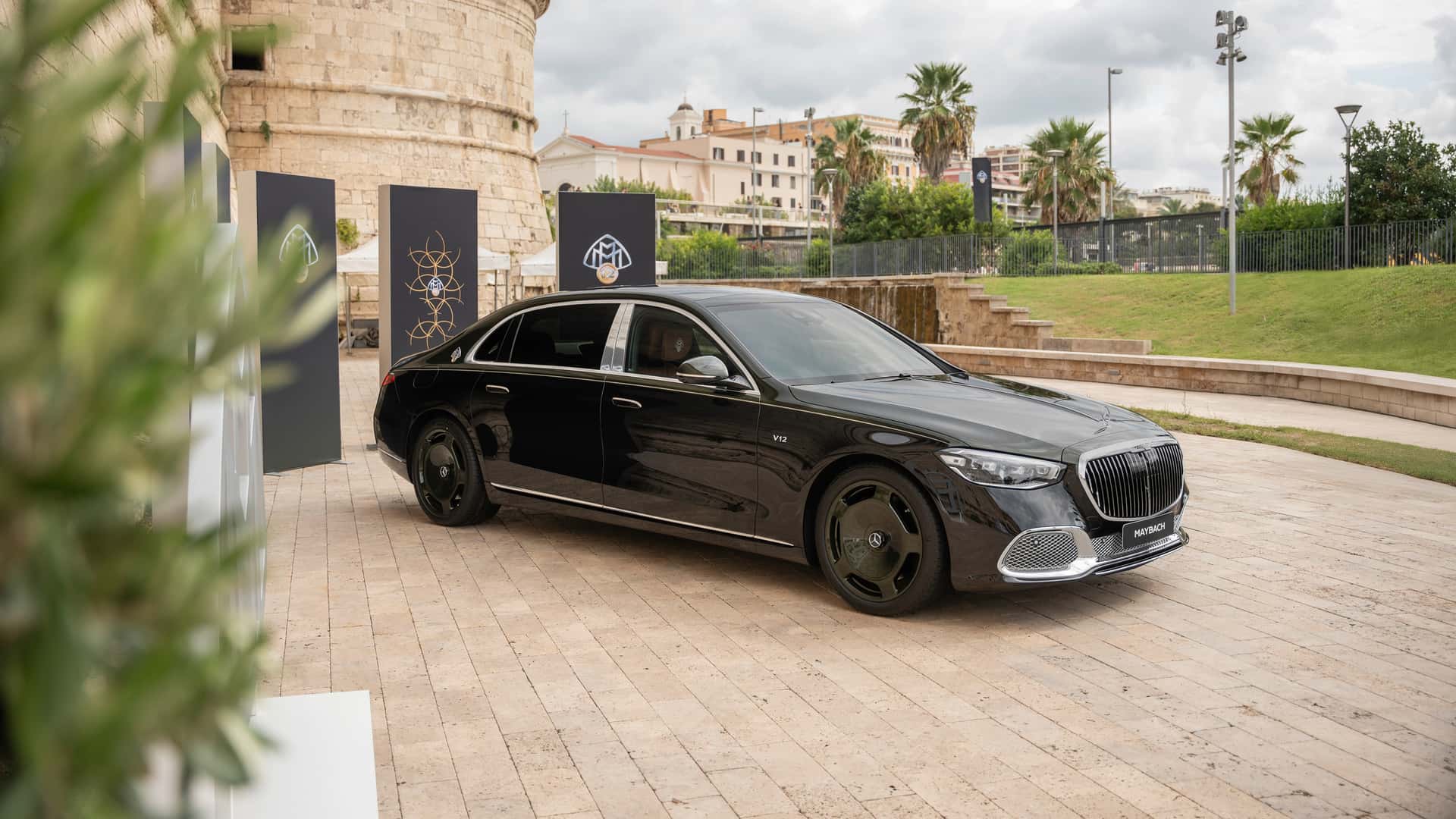 2025-mercedes-maybach-s-class-v12-edition.jpg