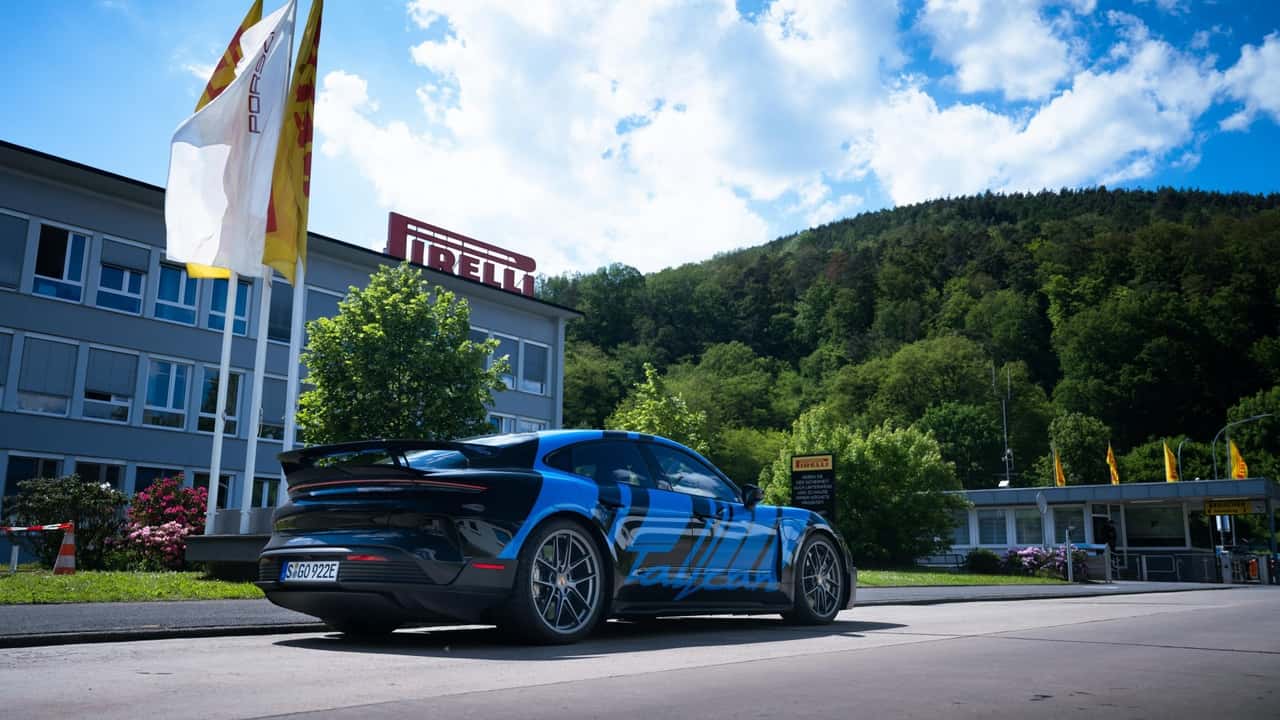 Pirelli'den Porsche Taycan Turbo GT Weissach'a Özel Lastikler