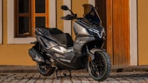 Dafra lança nova SYM ADXTG 300 2027 no Brasil por R$ 32.990