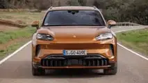 Porsche Cayenne Electric (2026) in Madeiragoldmetallic: Das Exterieur