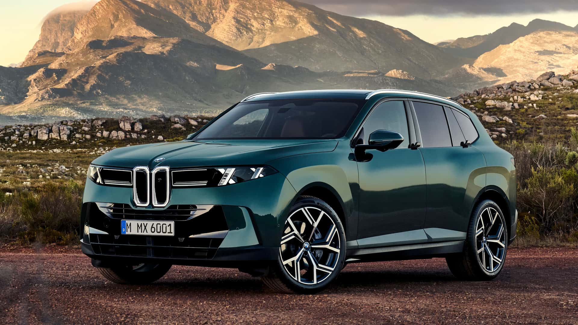 https://cdn.motor1.com/images/mgl/rKJbkO/s1/2027-bmw-x5-40.jpg