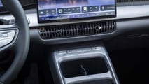 BYD Dolphin G, interni e bagagliaio