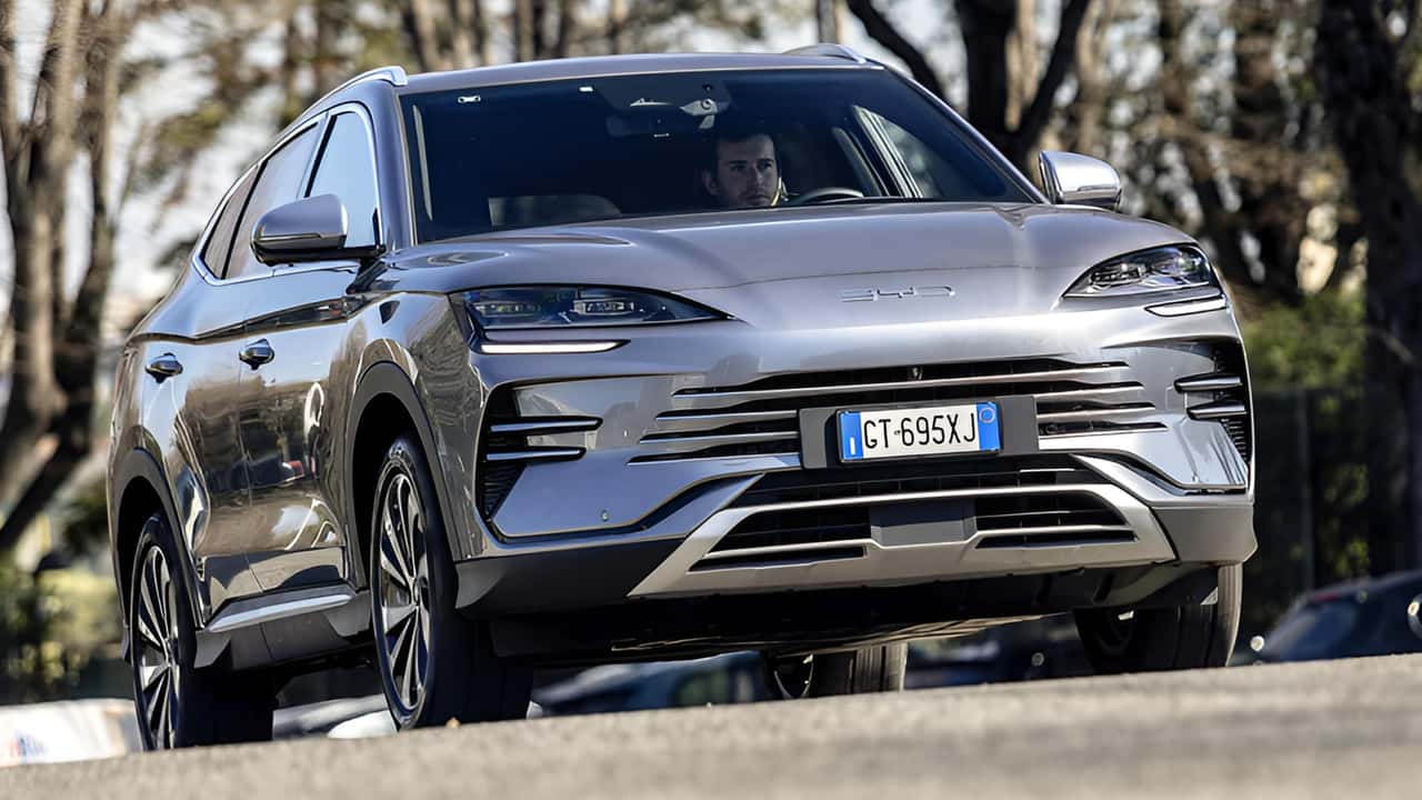 Pela 1ª vez, os 3 PHEVs mais vendidos da Europa são chineses; VW reage