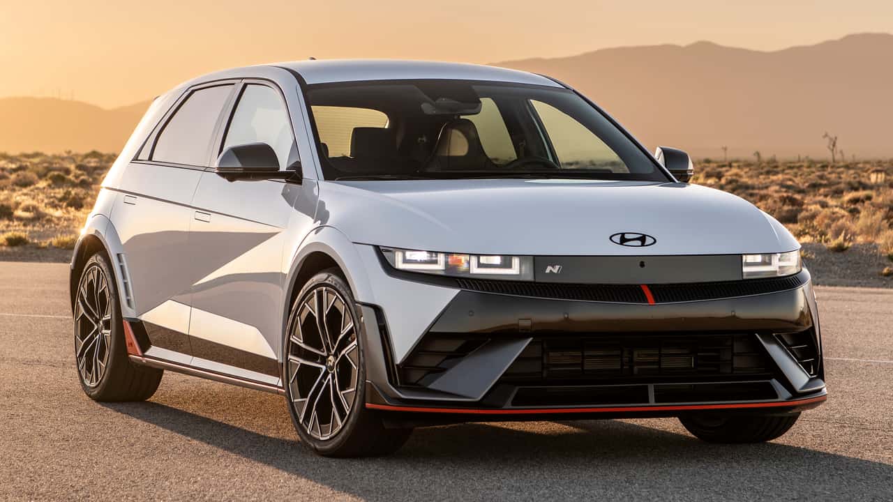 Hyundai Ioniq 5 N 2026 tanieszy o 6300 USD i ma port NACS