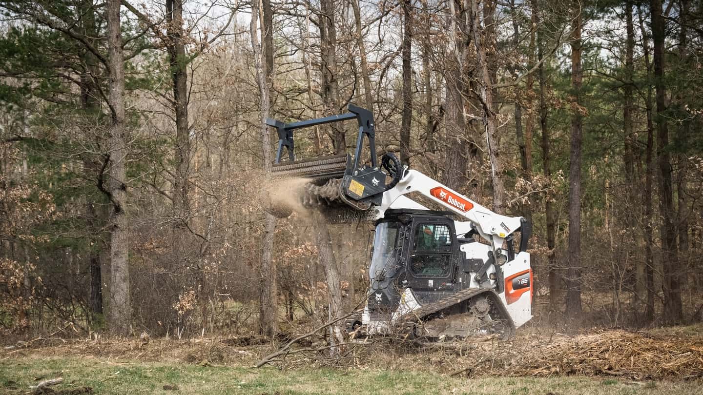 Bobcat per la prevenzione incendi boschivi: soluzioni 2026