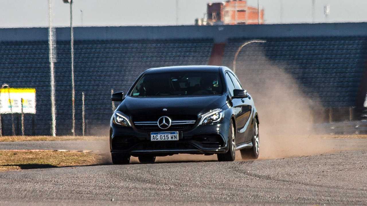005419_HernandoPollicelli_AMG A45_Pista