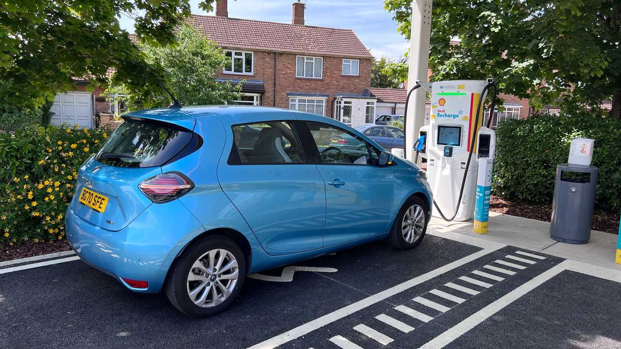 RENAULT-ZOE16