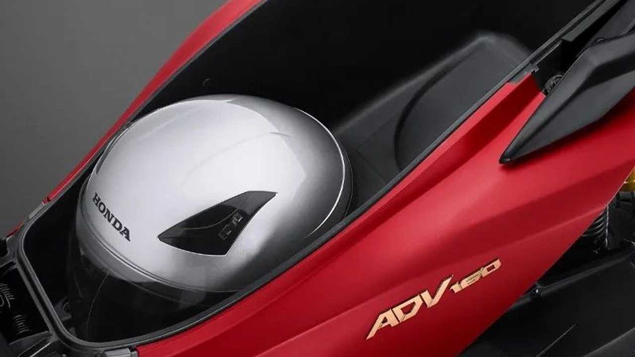 Honda ADV160 - Bagasi