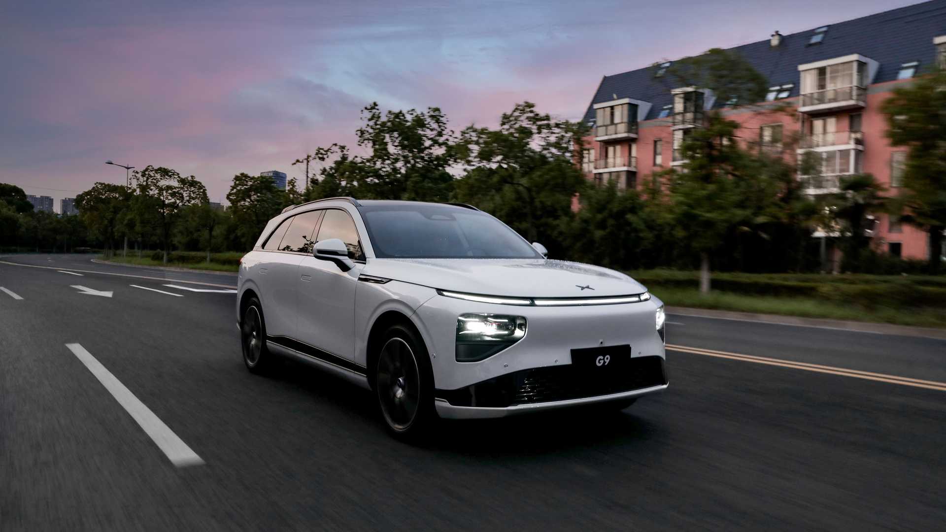2023-xpeng-g9.jpg