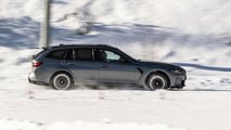 BMW M3 Touring (2023) auf Schnee im Valle d'Aosta