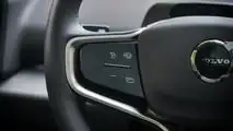 Volvo EX30 Single Extended Range Ultra (2024) in Moss Yellow im Test