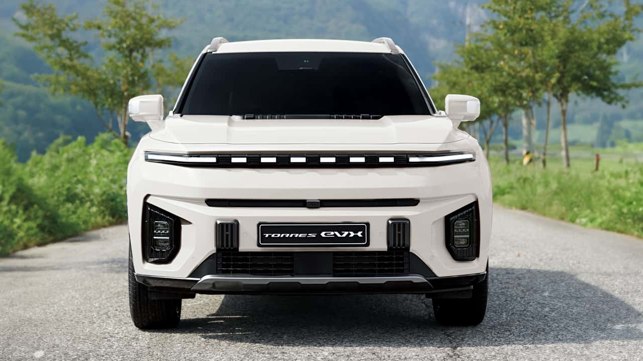 KGM Torres EVX (UK-spec)