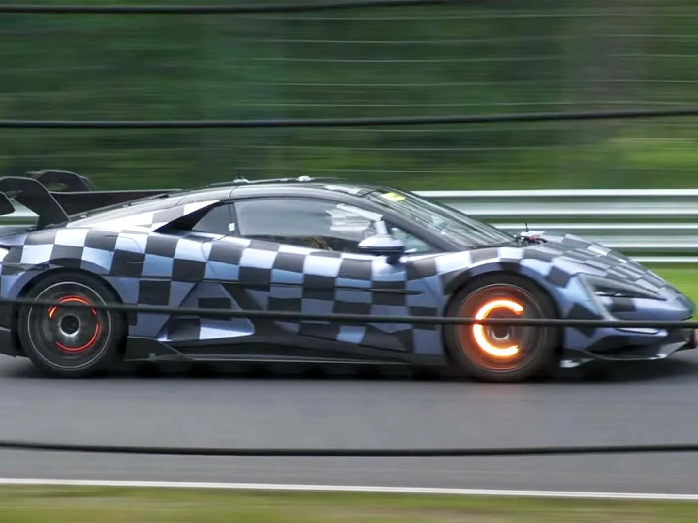yangwang-u9-on-the-nurburgring