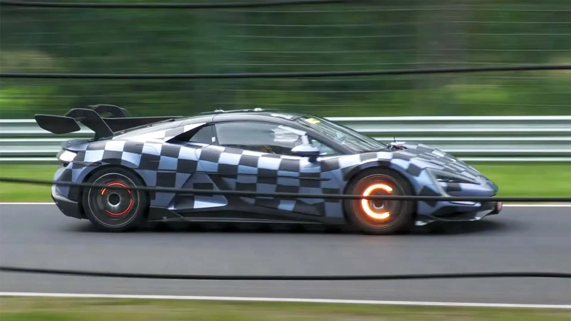 BYD testa superesportivo elétrico U9 de 1.305 cv em Nürburgring