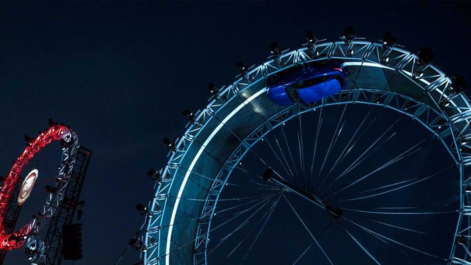 Jaguar FPACE Drives Around Loop, Breaks World Record