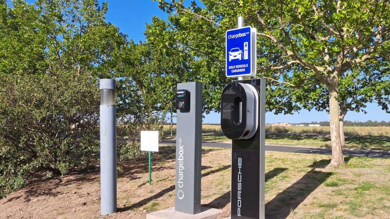 CHARGEBOX-PORSCHE-2
