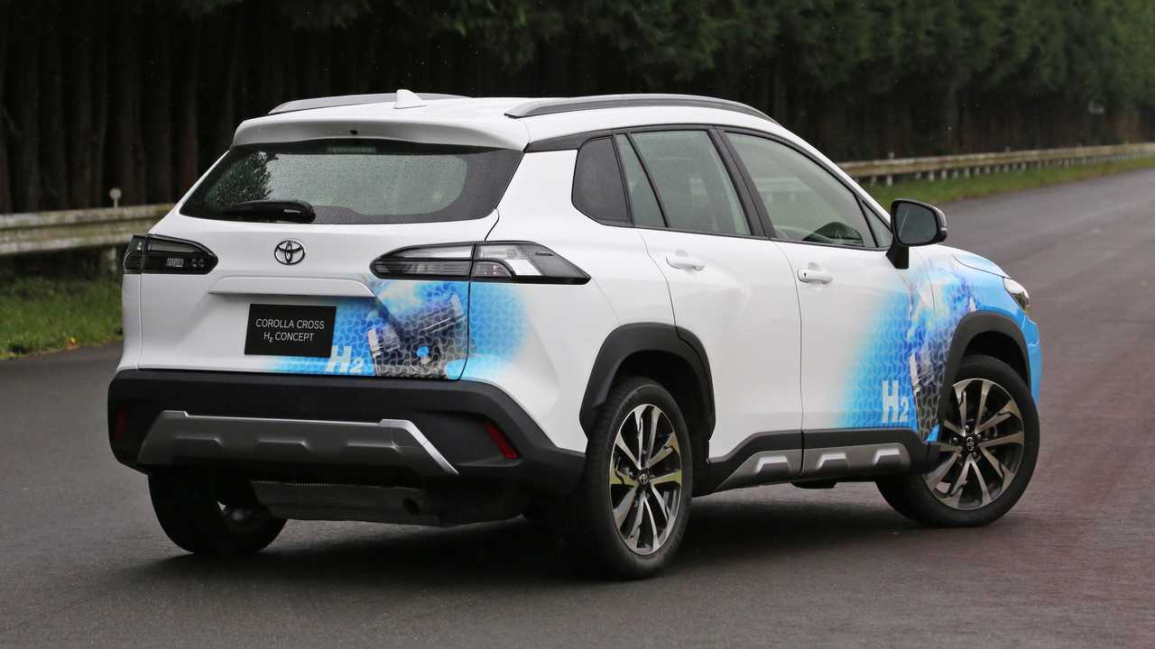 Il prototipo della Toyota Corolla Cross alimentato a idrogeno