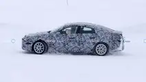Photo d'espionnage de la berline Mercedes EQA