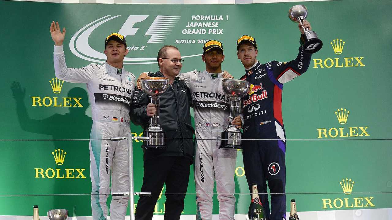 Nico Rosberg, Mercedes AMG F1, Ben Hodgkinson, Mercedes AMG F1 Head of Build, race winner Lewis Hamilton, Mercedes AMG F1 and Sebastian Vettel, Red Bull Racing on the podium