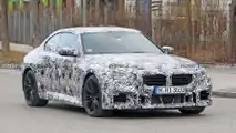 2023 BMW M2 spy foto
