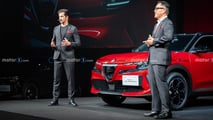 Alfa Romeo Junior 2025 con matrícula lateral