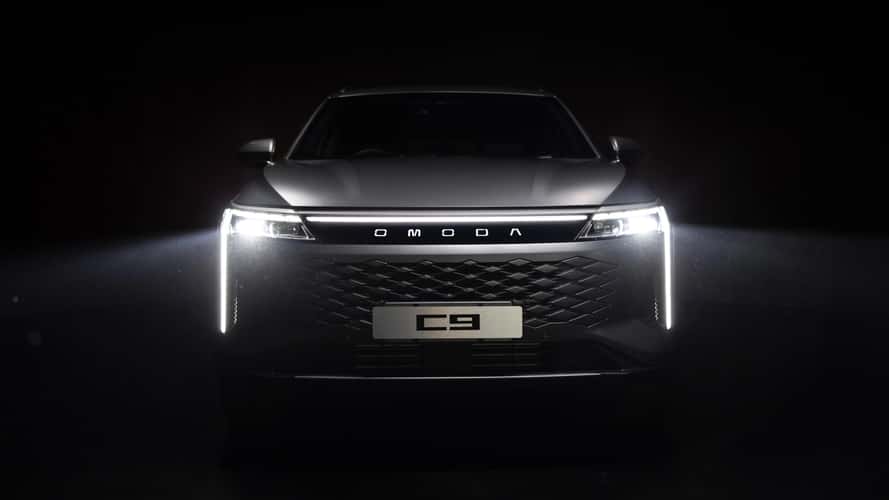 Los SUV premium tiemblan con el Omoda 9 de gasolina por 38.300 euros