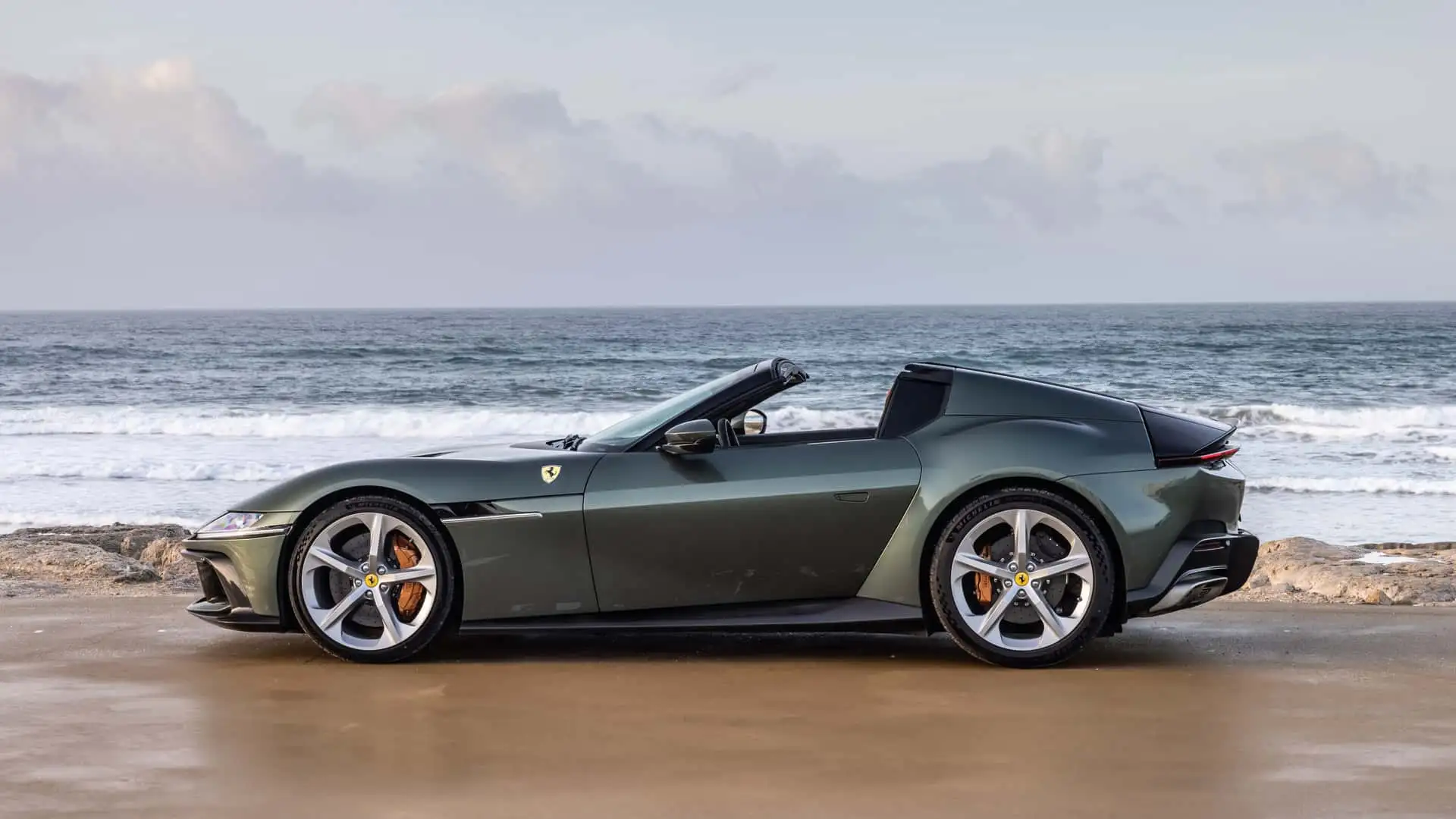 https://cdn.motor1.com/images/mgl/rKqooO/s1/2025-ferrari-12cilindri-spider-first-drive-review.webp