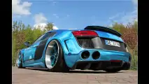 Breitbau-Bolide in Baby-Blau