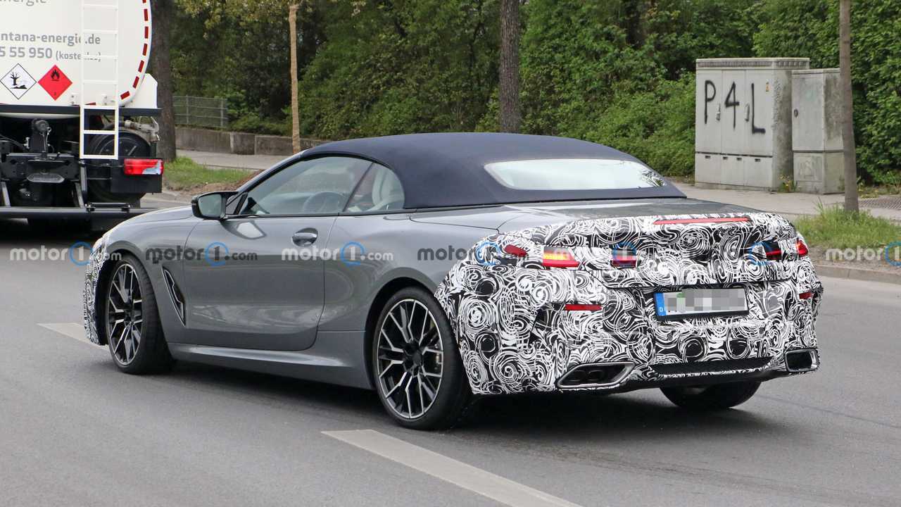 Foto spia BMW Serie 8 Cabriolet (posteriore tre quarti)