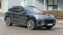 Porsche Cayenne Facelift neues Spionagebild (außen)