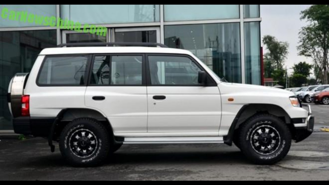 Pajero Full dos anos 1990 ressuscita com novo visual na China por R$ 51 mil