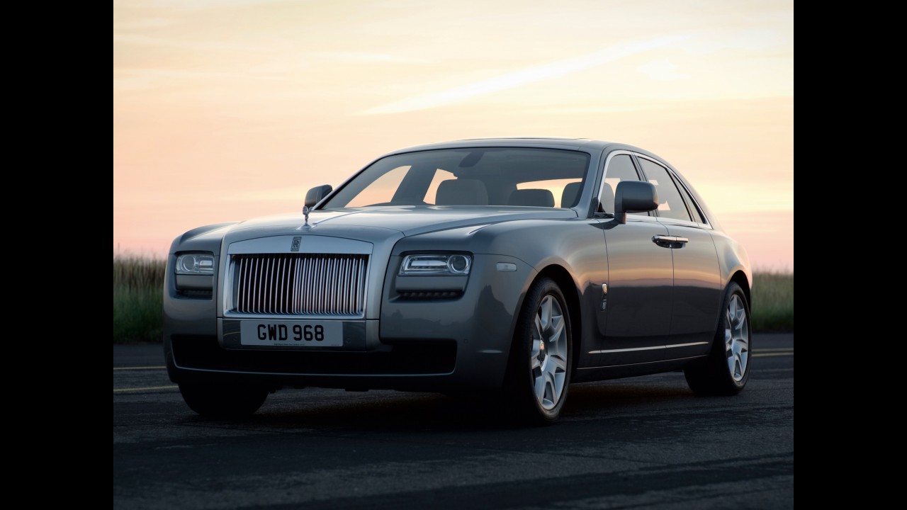 Rolls-Royce: inédito SUV chega em 2017 custando 200 mil euros