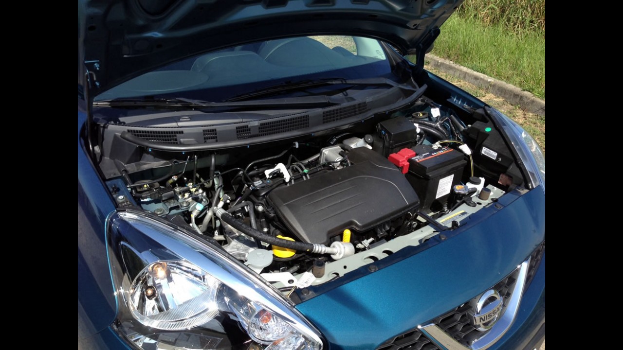 Nissan New March 2015 chega com ar de série - preços vão de R$ 32.990 a R$ 42.990