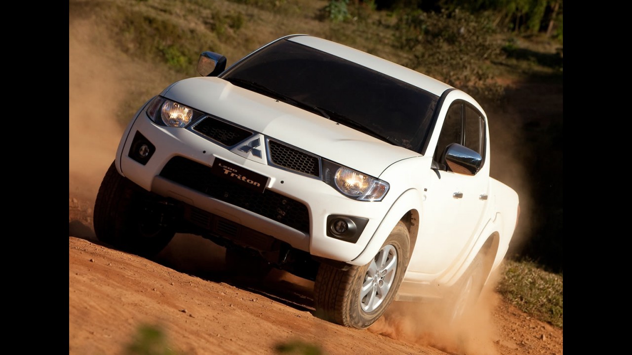 Mitsubishi L200 Triton ganha novas versões na linha 2012 - Preços partem de R$ 86.900