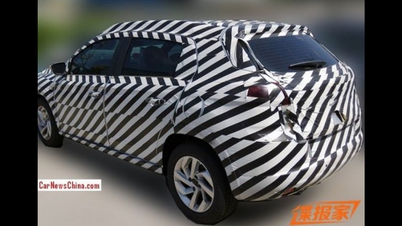 Flagra: versão de produção do Citroën C-XR já roda camuflada na China