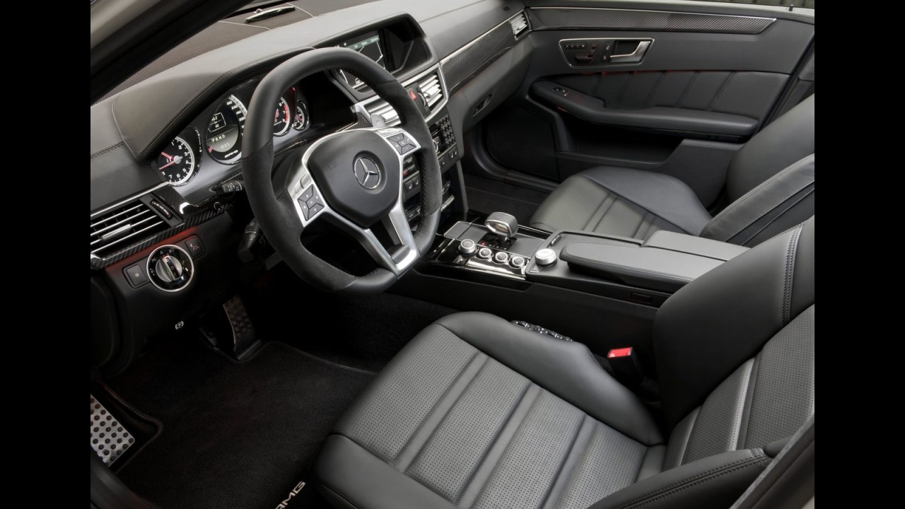Mercedes Benz Classe E63 AMG 2012 ganha novo motor 5.5 V8 biturbo de 525 cv