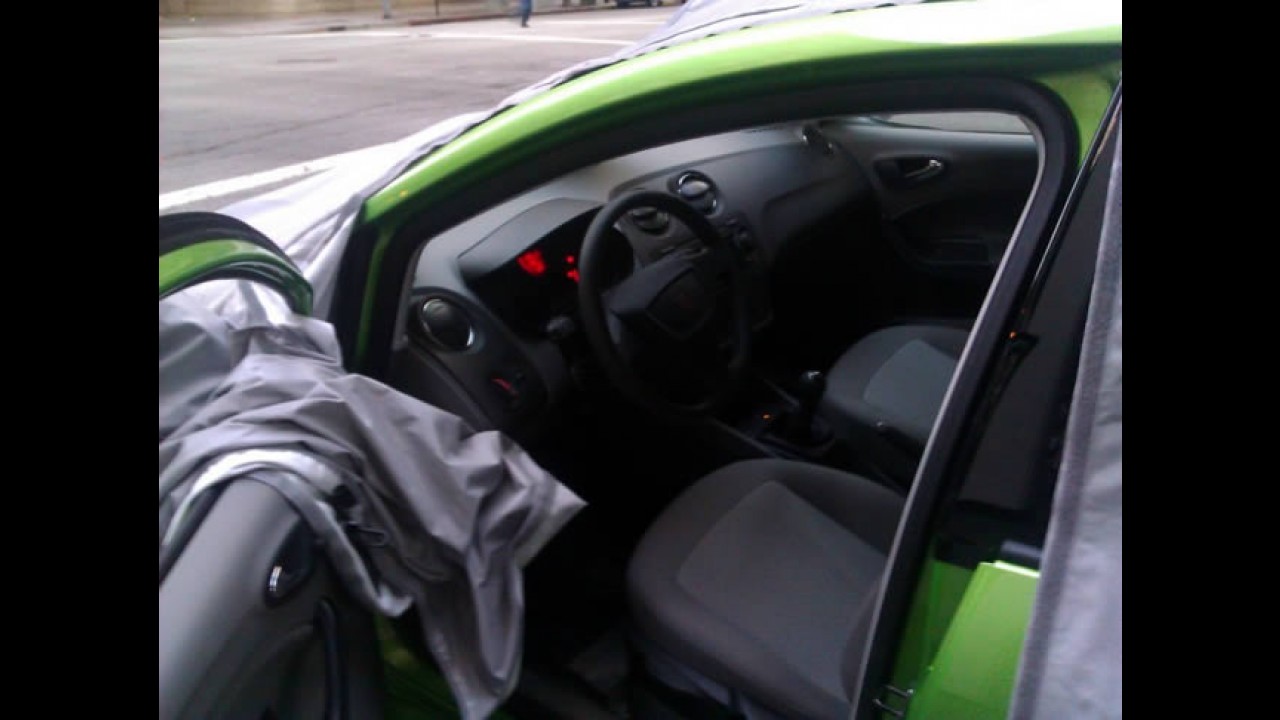 Tem até LED: Novo Seat Ibiza 2012 é flagrado nos Estados Unidos