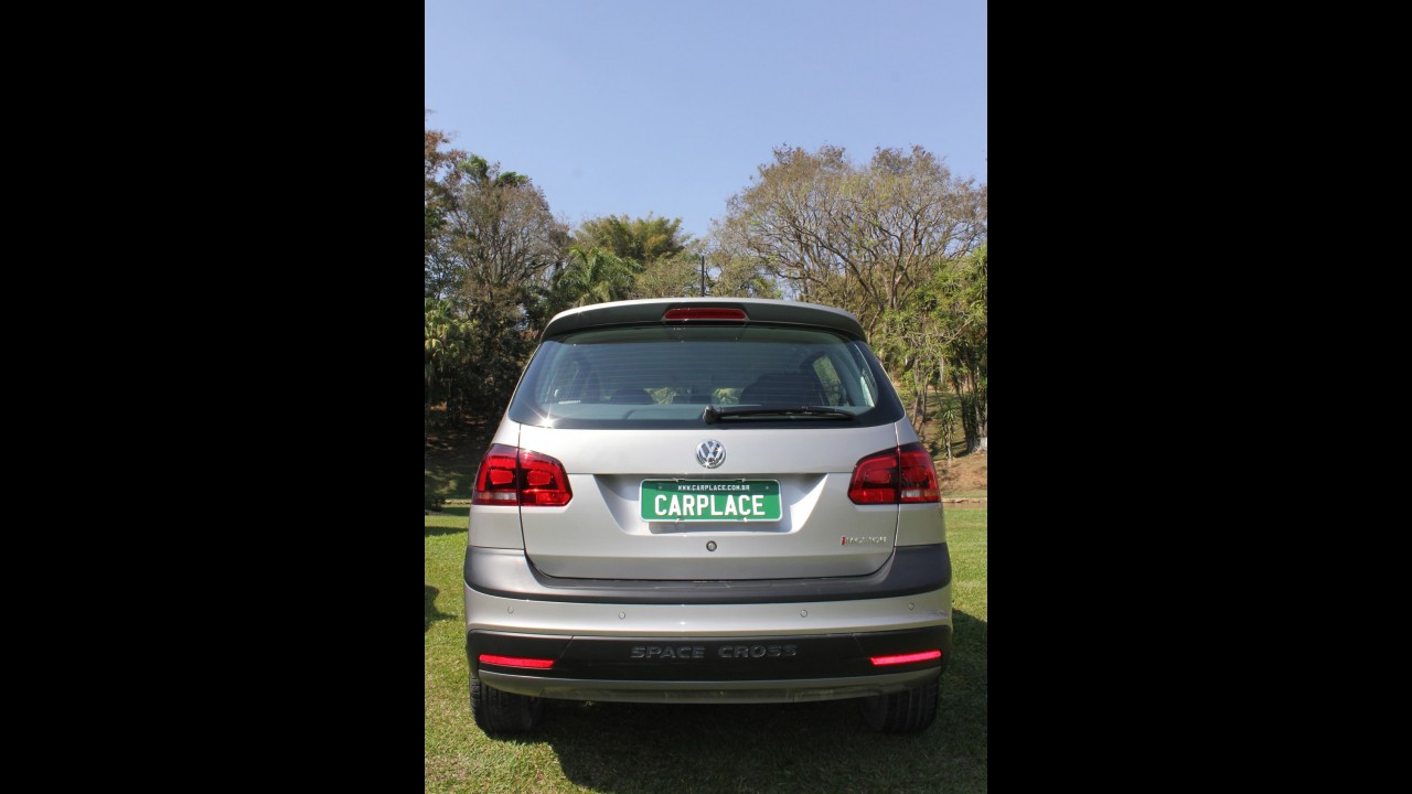 Impressões: Dirigimos o Novo VW Space Cross no asfalto e na terra