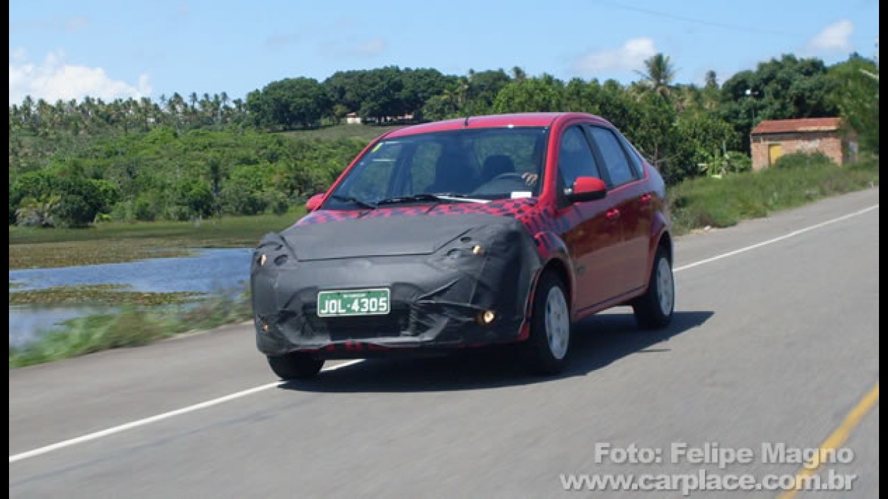 Leitor flagra comboio do novo Ford Fiesta 2011 em rodovia que liga Sergipe a Bahia