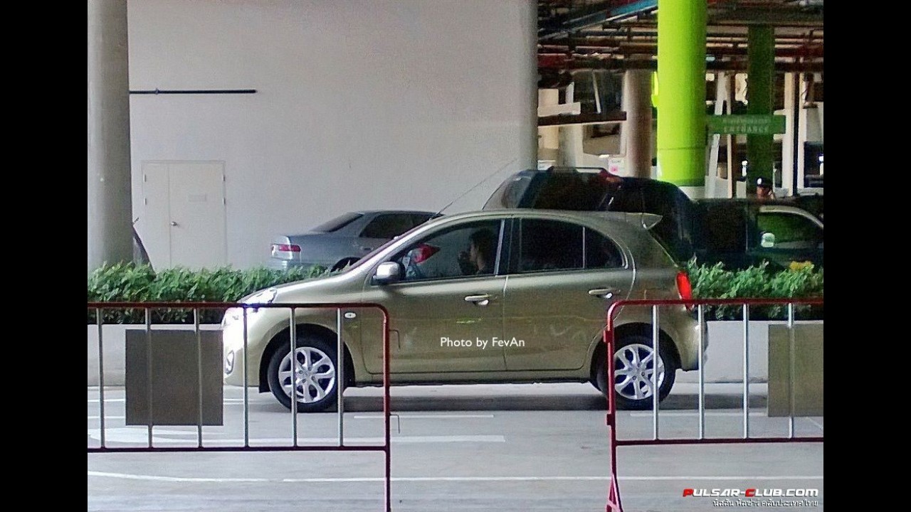 Segredo: Nissan March reestilizado é flagrado sem disfarces