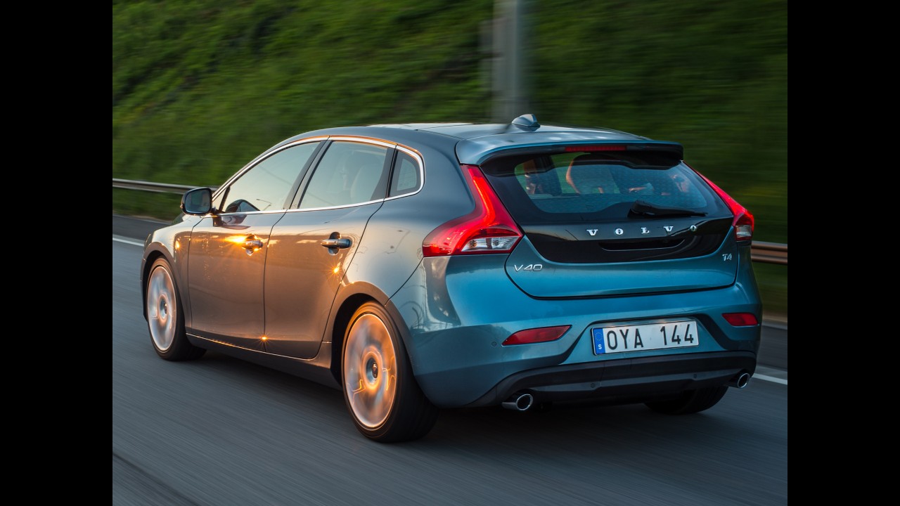 Volvo V40 chega em junho com motor 2.0 turbo de 180 cavalos