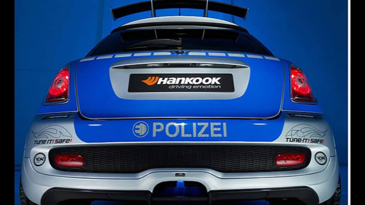 Preparadora transforma MINI elétrico em viatura policial