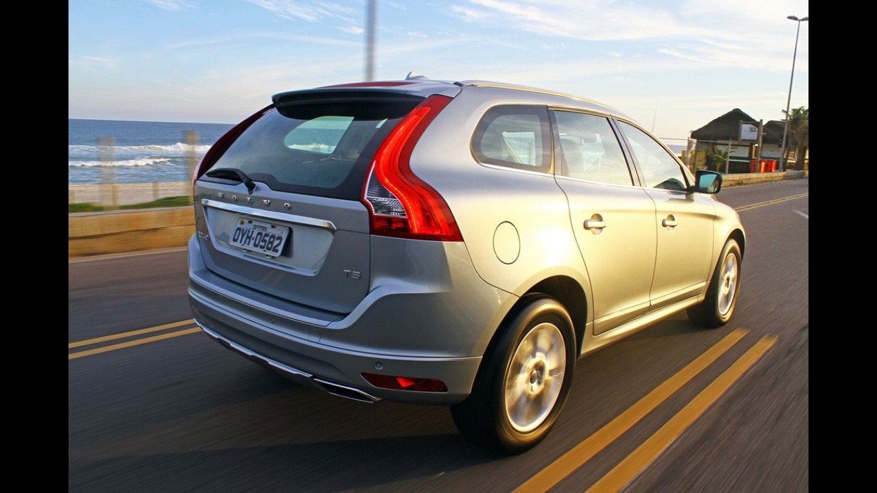 Volvo S60, V60 e XC60 2015 ganham sistema Sensus Connect de série