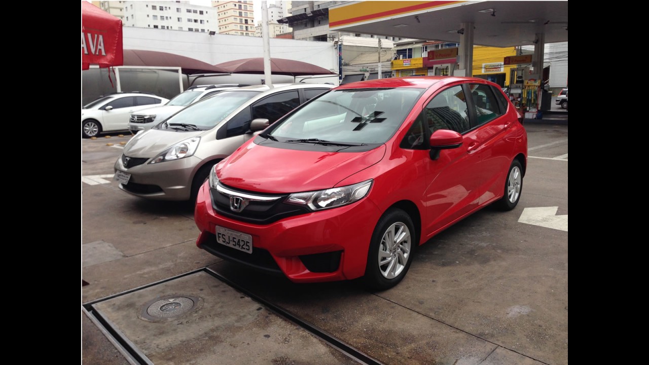 Garagem CARPLACE#1: Honda Fit LX tem conjunto eficiente, mas destoa na cabine