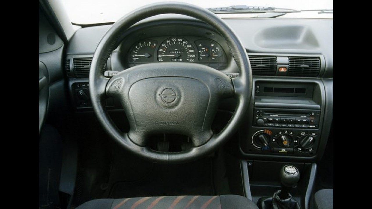 Carros para sempre: Astra importado foi arma da GM contra Tipo e Golf