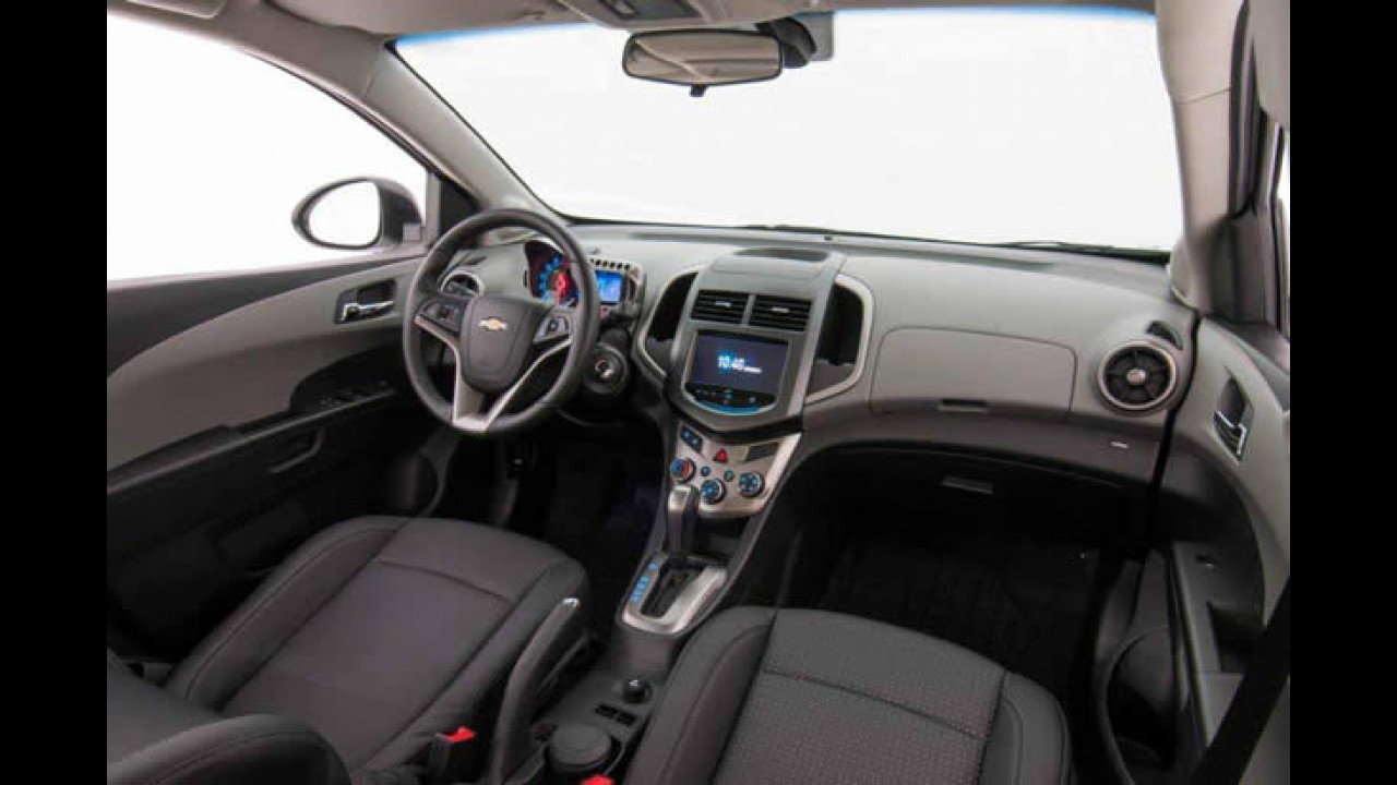 Chevrolet Sonic 2014 ganha sistema MyLink e novas cores