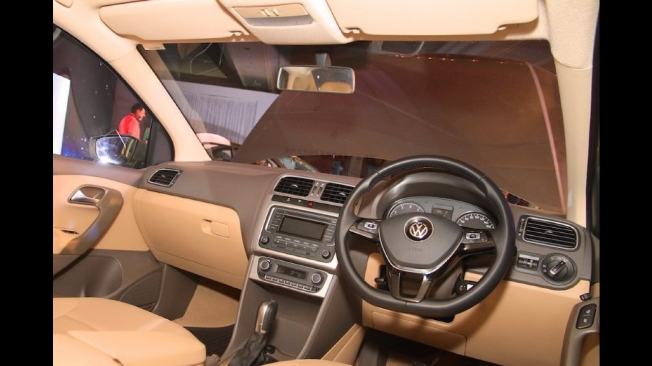 Novo sedã compacto da VW é flagrado em testes (e pode ter motor 1.2 TSi)