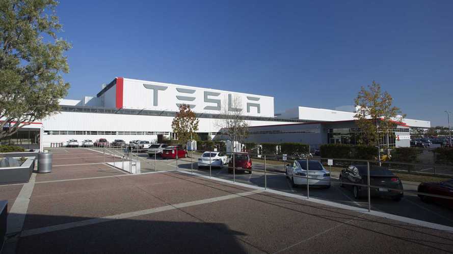 Илон Маск вновь сделает «Теслу» частной