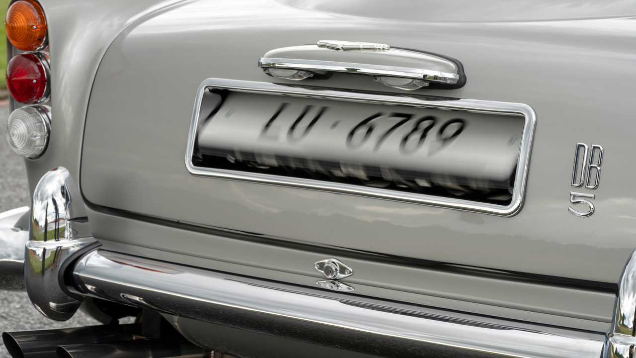 Erstes Aston Martin DB5 Goldfinger Continuation Car